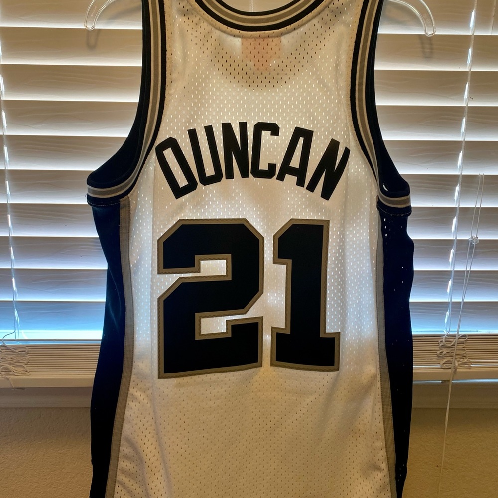 San Antonio Spurs Tim Duncan Jersey swing man - Picture 5 of 5